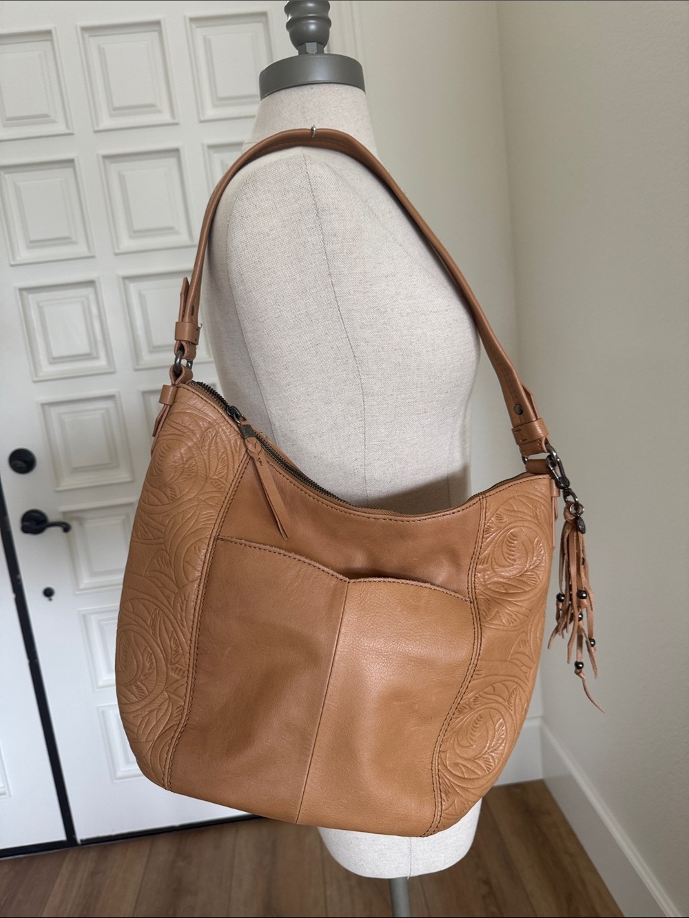 the sak Sequoia Hobo Leather Embossed bag in Scotch Leaf